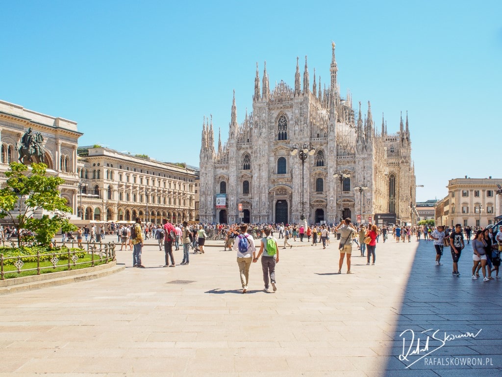 Włoskie wakacje w Mediolanie - plac Duomo
