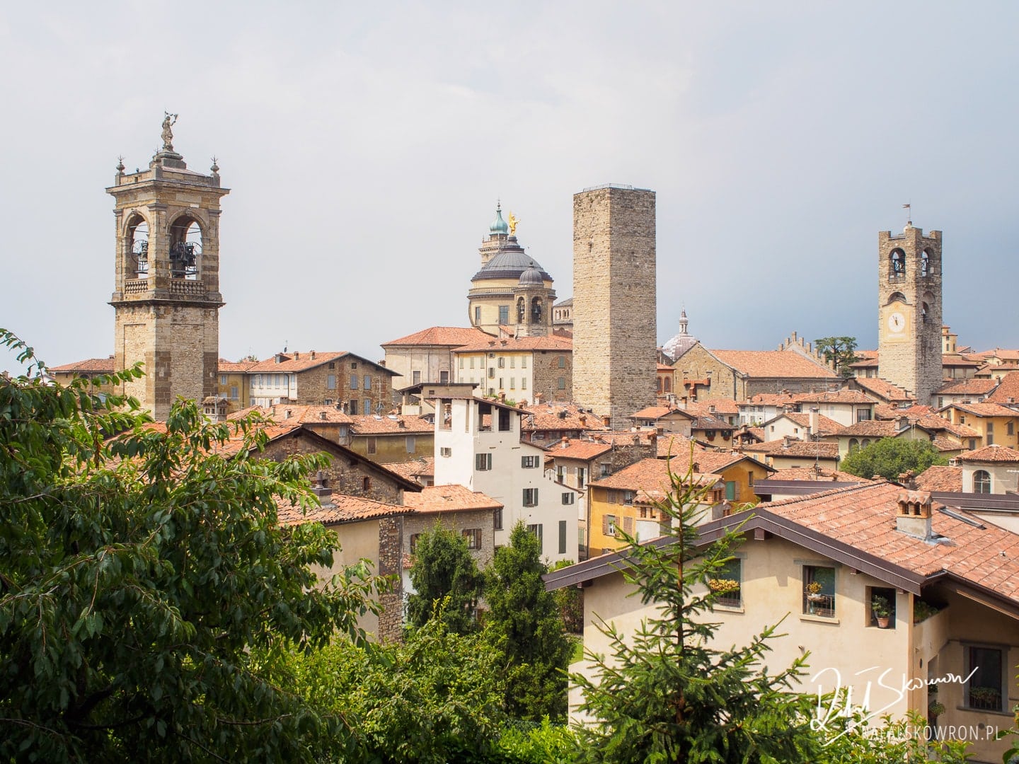 Trzy wieże w Bergamo Citta Alta
